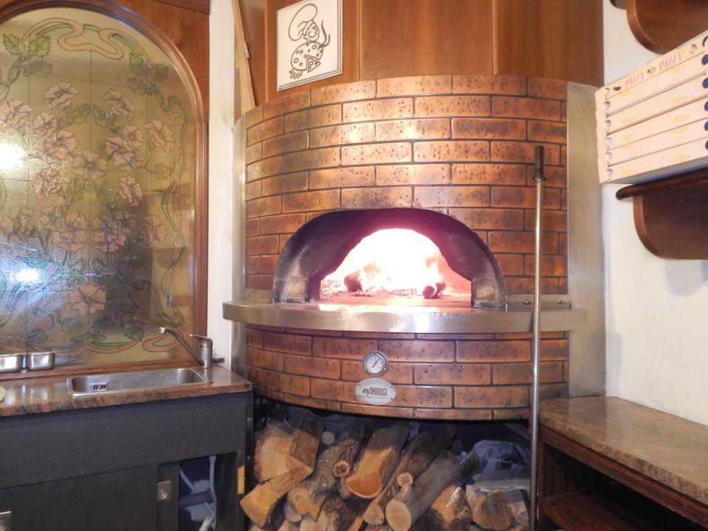 Risthotel Pizzeria Italia Godiasco 外观 照片