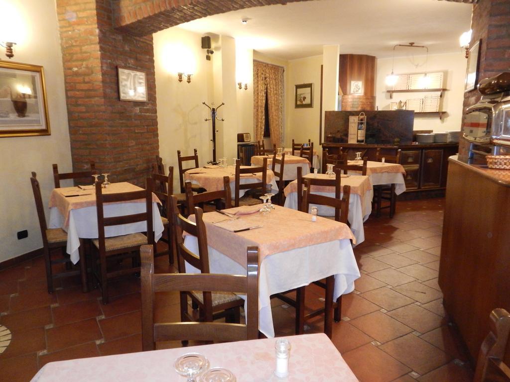 Risthotel Pizzeria Italia Godiasco 外观 照片